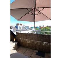 Dachgeschosswohnung mit Einbauküche und Terrace - Berlin Spandau