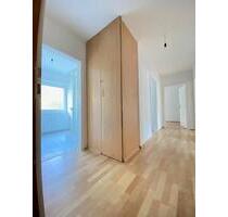 *** WOHNEN wo andere Urlaub machen *** TOP RENOVIERT *** Erdgeschoßwohnung mit Balkon *** - Bestwig