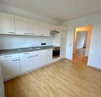 Helle 4-Zimmer-Wohnung mit Balkon, Einbauküche & Tageslichtbad - Delmenhorst Deichhorst