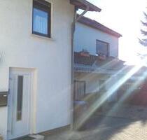 Komplettes Haus zur Miete - 990,00&nbsp;EUR Kaltmiete, ca.&nbsp; 180,00&nbsp;m&sup2; in Schmelz (PLZ: 66839)