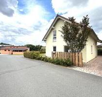 Neuwertiges Einfamilienhaus mit Garten * in Wilhelmsdorf