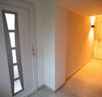 Schön renovierte 2,5-ZKB-Wohnung mit Einbauküche und Gartenzugang - Beckingen