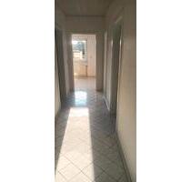 ruhige 2,5 Zimmerwohnung im DG - 700,00 EUR Kaltmiete, ca.  70,00 m² in Delmenhorst (PLZ: 27753) Deichhorst
