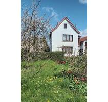 Einfamilienhaus (sanierungsbedürftig) mit großem Grundstück - Erfurt Linderbach