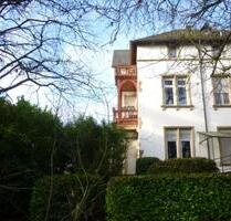 Altbauflair - 3,5-Zimmer-Wohnung im Villengebiet Süd-Ost - Wiesbaden Südost