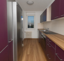 Großzügige, helle und möblierte 4-Raum-Wohnung mit Balkon und Panoramablick ins Grüne – Breitenheerda bei Rudolstadt!