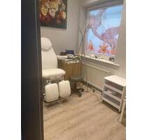 Kosmetik Kabinen - 950,00 EUR Kaltmiete, in Hamburg (PLZ: 22587) Altona