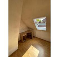 Wohnung Dachgeschoss - 570,00 EUR Kaltmiete, ca.  44,00 m² in Oberhausen (PLZ: 46049) Alstaden