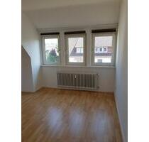 Helle 2-Zimmer-Dachgeschosswohnung mit Balkon & Einbauküche - Rinteln