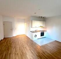 Reutlingen-Nähe Kreiskranken: Moderne 1 ½-Zimmer-Wohnung mit EBK