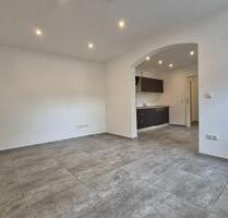 Stadt Regen: Helle und geräumige 2,5 Zimmer Whg in zentrale Lage