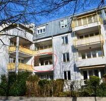 Helle 2-Zimmer Wohnung mit 2 Balkonen und EBK in Johanneskirchen - München Bogenhausen