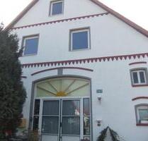 Großes Haus mit Hof, Garage, Garten und Lager Gewerbe möglich - Porta Westfalica