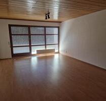 2,5 Zimmer Wohnung m. Balkon - 580,00 EUR Kaltmiete, ca.  84,00 m² in Albstadt (PLZ: 72461) Gemarkung Onstmettingen