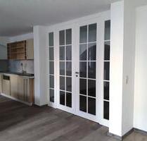 Helle, hochwertige 2-Raum-EG-Wohnung am Marktplatz in Eisenberg - Bad Klosterlausnitz