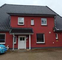 Großzügige 4-Zimmer-EG-Wohnung, EBK, 2 Bäder, Garten (auch WG) - Hankensbüttel