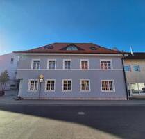 Charmante und gepflegte 2-Zimmer-Wohnung mit Einbauküche, Stellplatz & vielen Extras - Massing