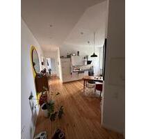 Helle 75 m² Wohnung mit Balkon & EBK in Berlin-Charlottenburg