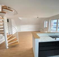 Traumhafte Galeriewohnung, sehr zentral, neue Einbauküche - Reutlingen