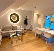 BEFRISTET: Traumhafte 2-Zi-DG-Wohnung in Haidhausen voll möbliert - München Au-Haidhausen