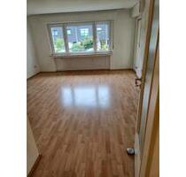 Helle 3-Zimmer-Wohnung (EG) mit Balkon, Küche, Keller + Garage - Köln Porz