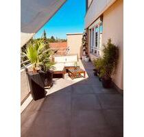 2-Zimmer-Wohnung mit Einbauküche und Dachterrasse in Nürnberg-Mögeldorf