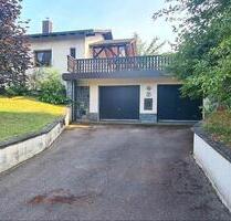 Einfamilienhaus mit ELW und Doppelgarage - Sinsheim