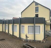 Haus 3 Zimmer, Küche, Bad, Eine Garage und Ein Carport Platz - Neusäß