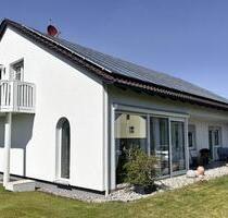 Sehr schöne Erdgeschoß- Wohnung mit Gartenanteil in Unterhürheim - Buttenwiesen