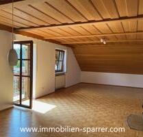 Großzügige, helle 3-Zimmer-Wohnung mit Balkon in Weiherhammer