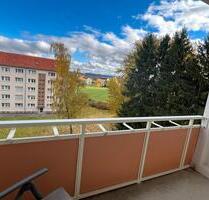 Ruhig gelegene 2-Raumwohnung mit EBK +Balkon und Bad - Lichtenstein (Sachsen)