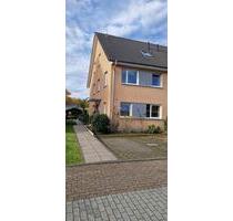 VON PRIVAT DHH 2003 IN RUHIGER LAGE VON REINBEK-NEUSCHÖNNINGSTEDT