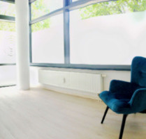 Moderne Praxisraum mit Panoramafenster - All-in-Miete - Starnberg