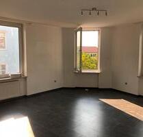 Familienfreundlich & citynah: 4-ZKB mit Wanne & EBK in LU-Hemshof - Heidelberg Boxberg