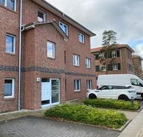 Stilvoll wohnen: Charmante Erdgeschosswohnung mit sonniger Terrasse - Hanstedt