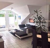 Gepflegte 2-Zimmer-DG-Wohnung mit Balkon und EBK in Marl- Sinsen