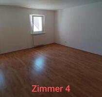 4-Zimmerwohnung im Grünen - 1.200,00 EUR Kaltmiete, ca.  120,00 m² in Offenhausen (PLZ: 91238)