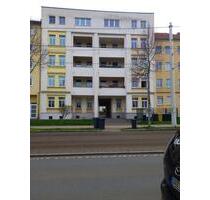 Erschwingliche EG(Hochpaterre)-2-Raumwohnung in 07545 Gera