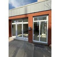 Laden - Büro - Gewerbefläche - 800,00 EUR Kaltmiete, ca.  60,00 m² in Flintbek (PLZ: 24220)