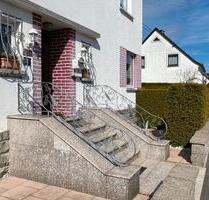 Familienhaus mit Einliegerwohnung in 56316 Raubach