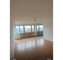 Helle 3-Zimmer-Wohnung mit Balkon im 7. OG - Duisburg Essenberg