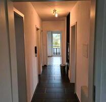 3,5-Zimmer-Wohnung mit Balkon, Garten & Doppelgarage Warm 900€ - Ravenstein