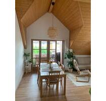 Top-gepflegte DG-Wohnung mit 2 Balkonen, Tiefgarage 77qm WNfl - Eberfing