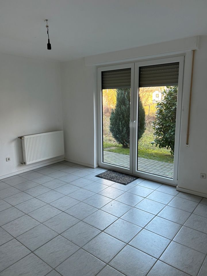 2 Zimmer KDB mit Garten - 570,00 EUR Kaltmiete, ca.  65,00 m² in Grafschaft (PLZ: 53501)