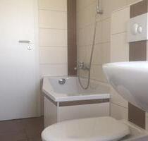 4-Raum-Wohnung, 2 Badezimmer mit Wanne und Dusche, Balkon! - Oschersleben (Bode)