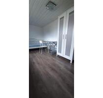 Helle 14m²-Zimmer in 3er-WG - 420,00 EUR Kaltmiete, ca.  14,00 m² in Kassel (PLZ: 34128) Harleshausen