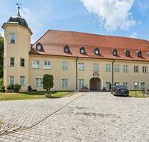 Wohnen im Schloss – eine 2 Zimmer Maisonettewohnung mit Charakter - Mering