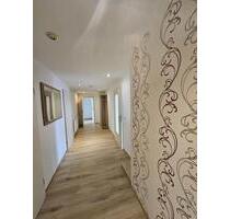 Freundliche 3 Raum Wohnung - 495,00 EUR Kaltmiete, ca.  90,00 m² in Zwickau (PLZ: 08060) Zwickau-West