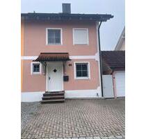 eine Doppelhaushälfte - 575.000,00 EUR Kaufpreis, ca.  137,00 m² in Kraiburg am Inn (PLZ: 84559)