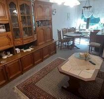 Ruhige Erdgeschoss-Wohnung mit großem Garten zur Mitnutzung - Duisburg Mittelmeiderich